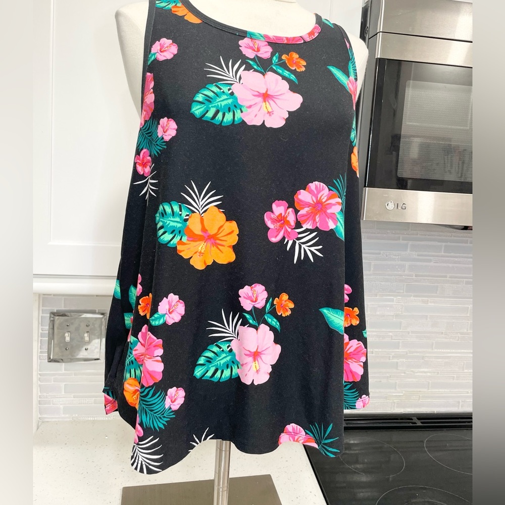 Tropical Tank Top! - Picture 3 of 5
